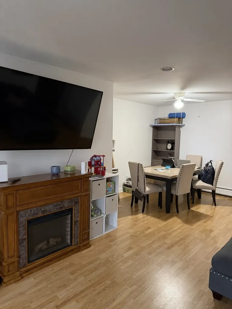 5155 North East River Road Chicago IL 60656