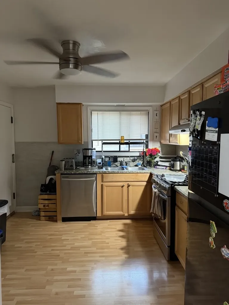 5155 North East River Road Chicago IL 60656