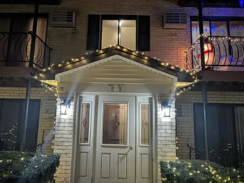 5155 North East River Road Chicago IL 60656