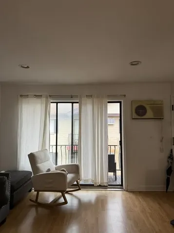 5155 North East River Road Chicago IL 60656