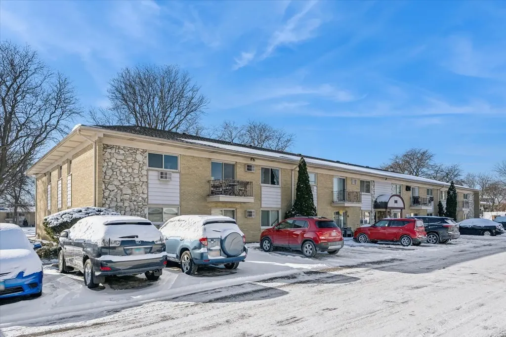 501 Carlysle Drive Clarendon Hills IL 60514