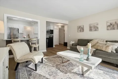 501 Carlysle Drive Clarendon Hills IL 60514
