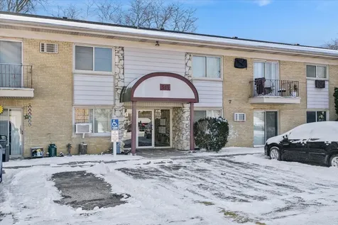 501 Carlysle Drive Clarendon Hills IL 60514