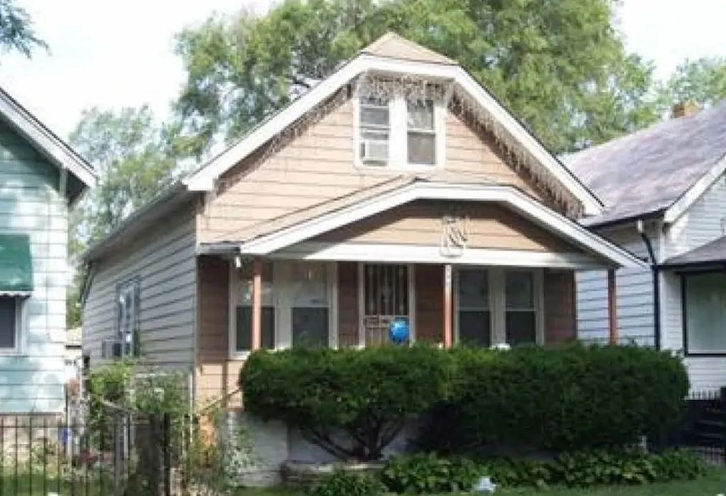 9942 South Wentworth Avenue Chicago IL 60628