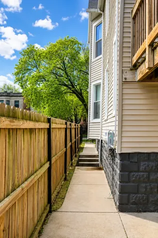 5705 South May Street Chicago IL 60621