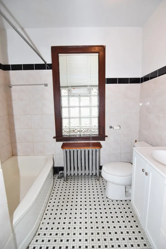 141 West 124th Street Chicago IL 60628