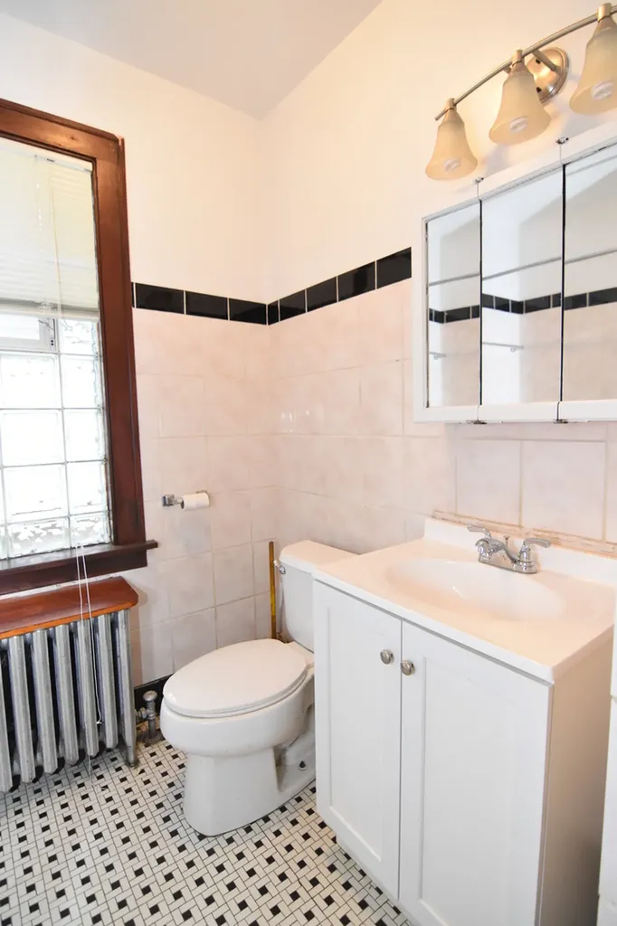 141 West 124th Street Chicago IL 60628