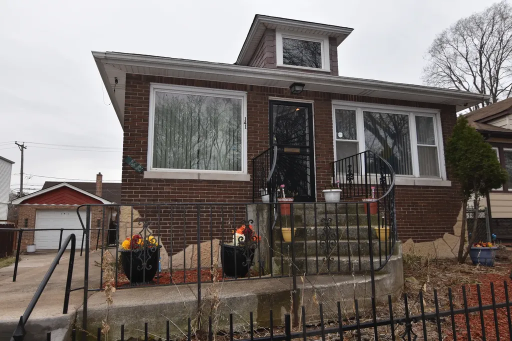 141 West 124th Street Chicago IL 60628