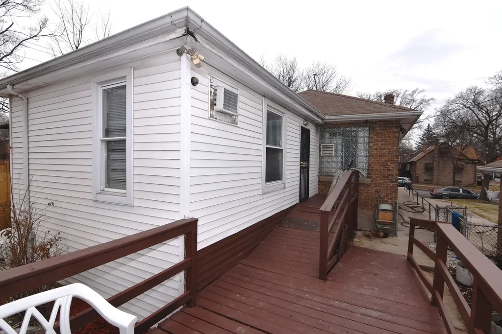 141 West 124th Street Chicago IL 60628