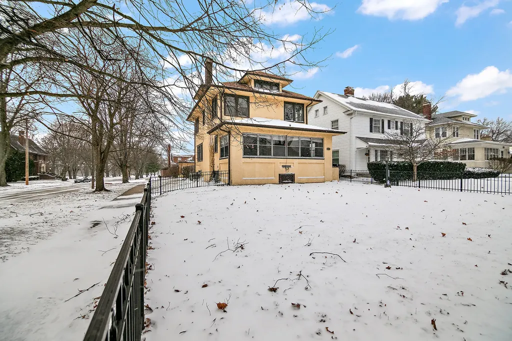 997 South Evergreen Avenue Kankakee IL 60901