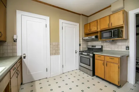 997 South Evergreen Avenue Kankakee IL 60901