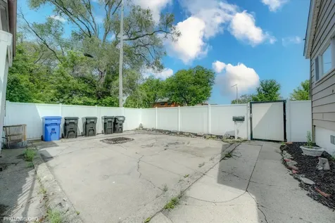 10002 South Torrence Avenue Chicago IL 60617