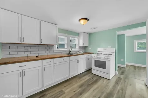 10002 South Torrence Avenue Chicago IL 60617