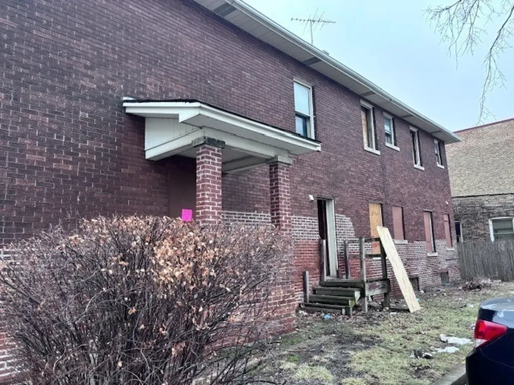 2412 High Street Blue Island IL 60406