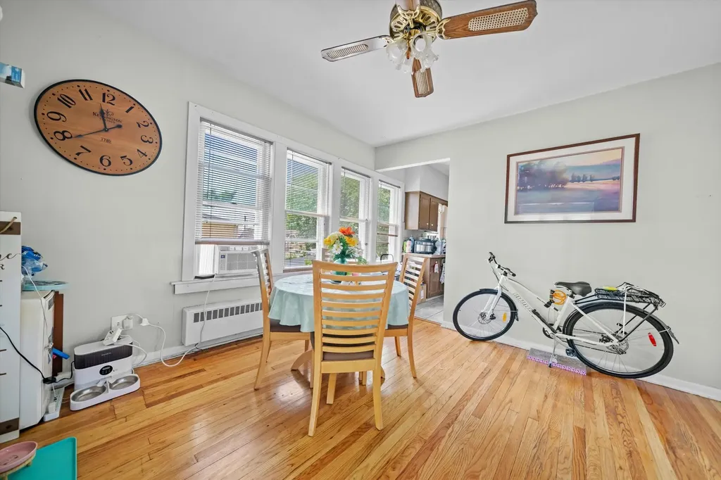 6058 South Massasoit Avenue Chicago IL 60638