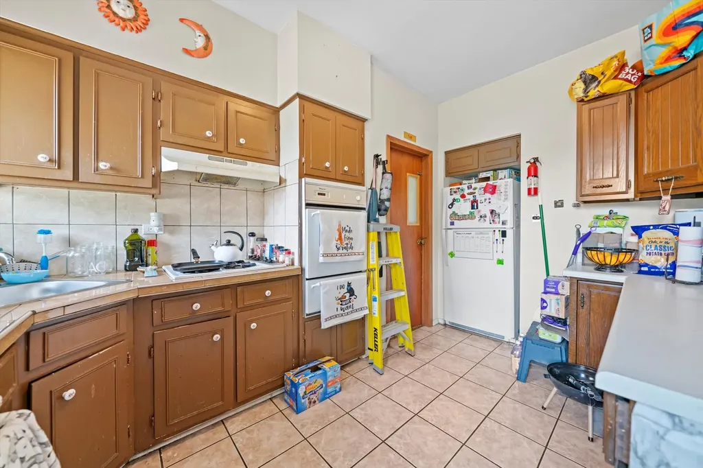 6058 South Massasoit Avenue Chicago IL 60638