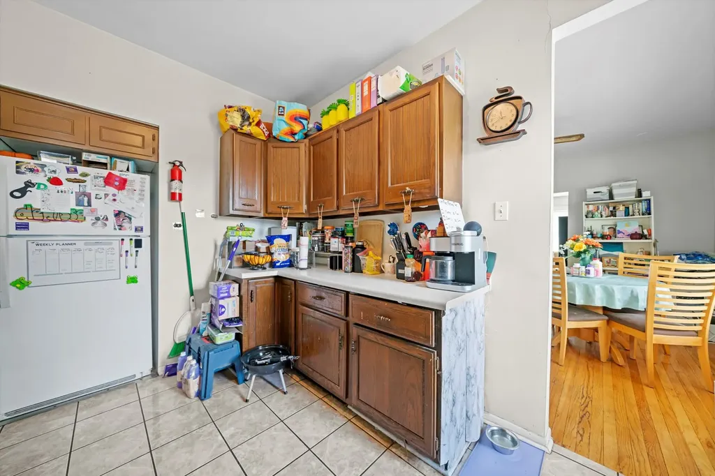 6058 South Massasoit Avenue Chicago IL 60638