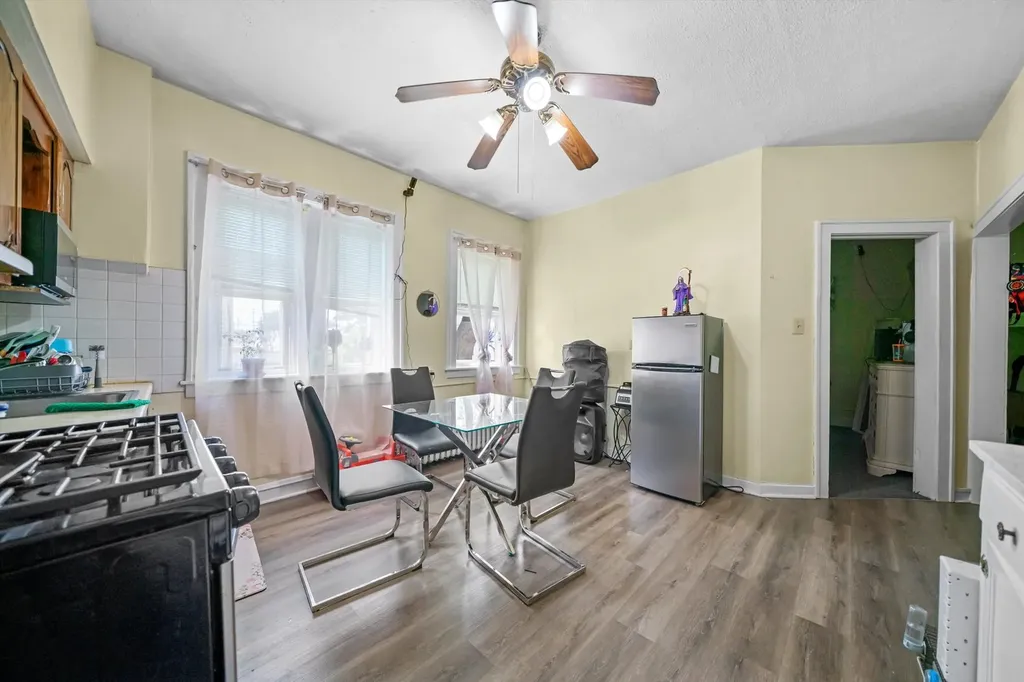 6058 South Massasoit Avenue Chicago IL 60638