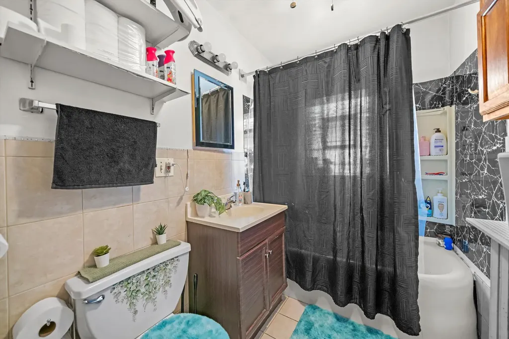 6058 South Massasoit Avenue Chicago IL 60638