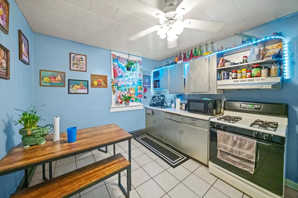 6058 South Massasoit Avenue Chicago IL 60638