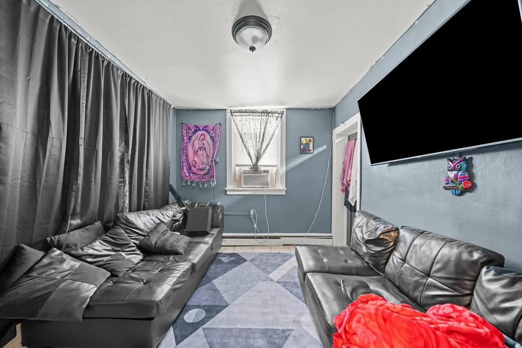 6058 South Massasoit Avenue Chicago IL 60638