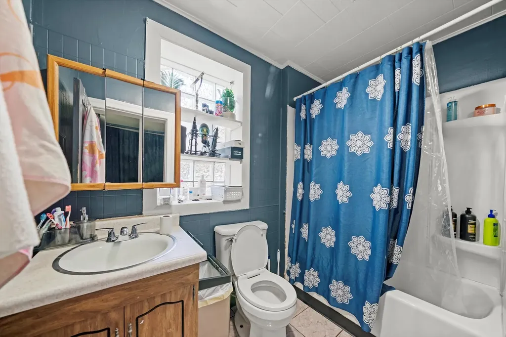 6058 South Massasoit Avenue Chicago IL 60638