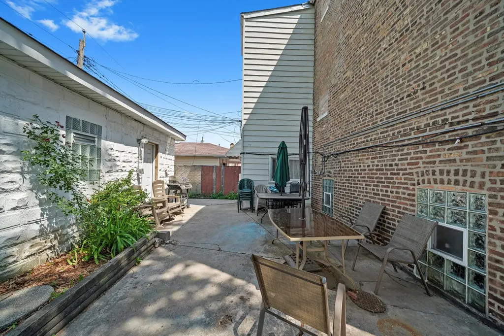 6058 South Massasoit Avenue Chicago IL 60638