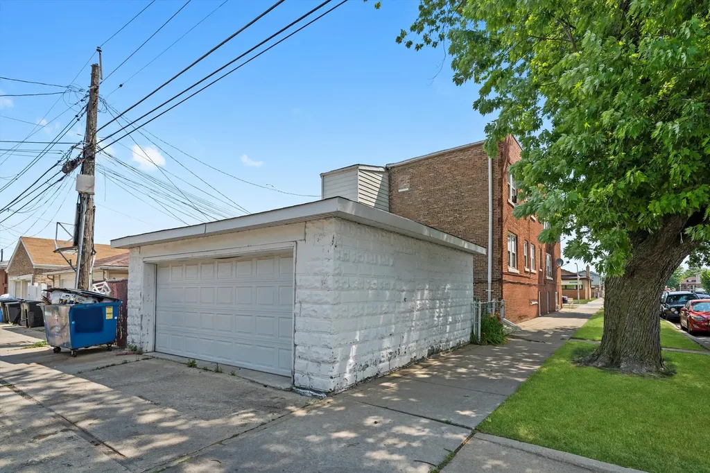6058 South Massasoit Avenue Chicago IL 60638