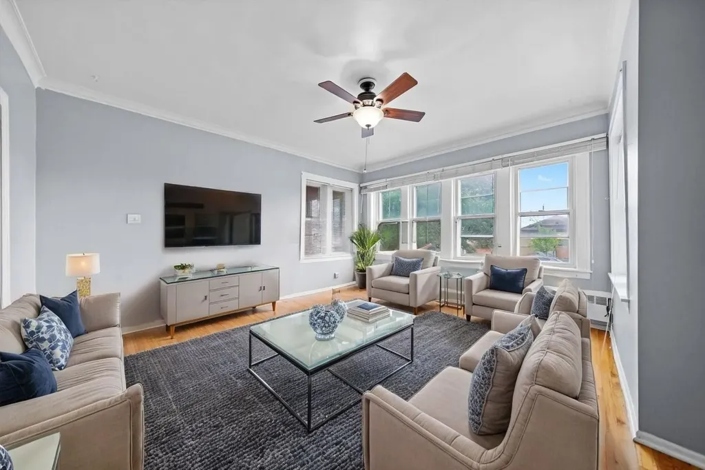 6058 South Massasoit Avenue Chicago IL 60638