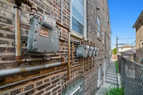 6058 South Massasoit Avenue Chicago IL 60638