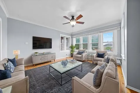 6058 South Massasoit Avenue Chicago IL 60638