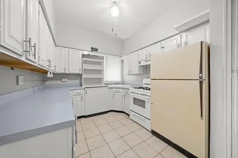 6058 South Massasoit Avenue Chicago IL 60638