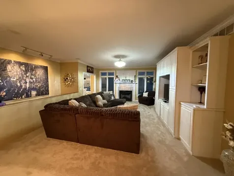 649 Roxbury Road Rockford IL 61107