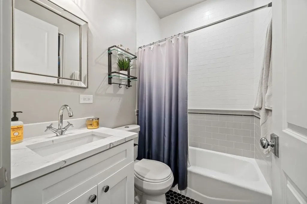 4732 South Evans Avenue Chicago IL 60615