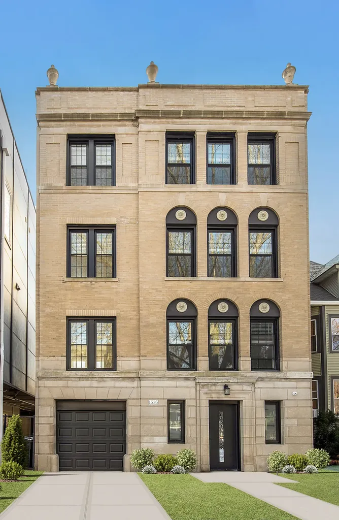 1535 West Estes Avenue Chicago IL 60626