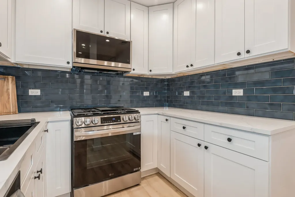 1535 West Estes Avenue Chicago IL 60626