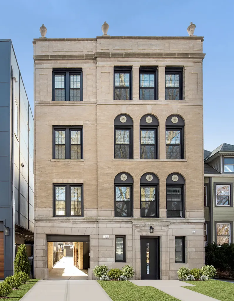 1535 West Estes Avenue Chicago IL 60626