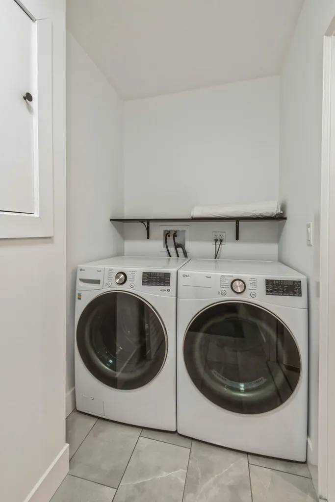 1535 West Estes Avenue Chicago IL 60626