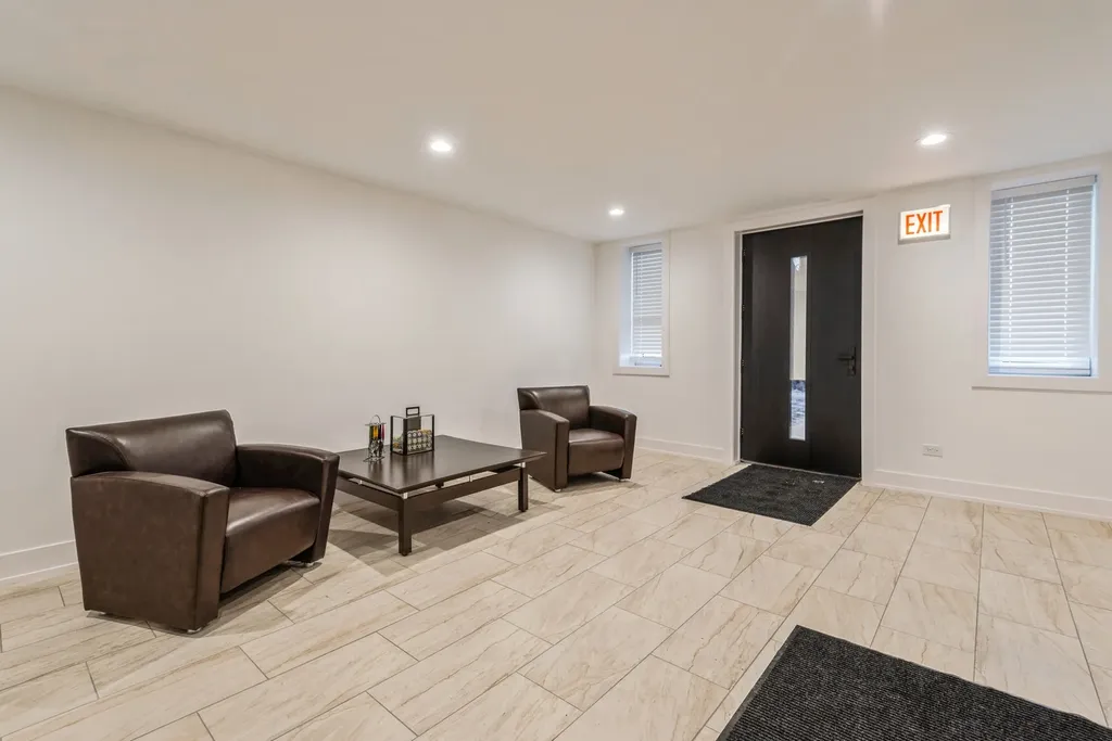 1535 West Estes Avenue Chicago IL 60626