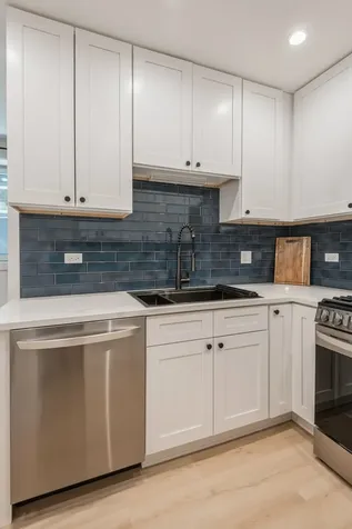 1535 West Estes Avenue Chicago IL 60626