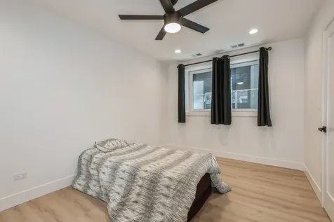 1535 West Estes Avenue Chicago IL 60626