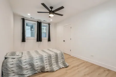 1535 West Estes Avenue Chicago IL 60626
