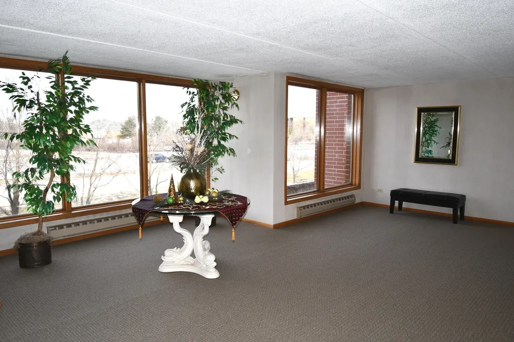1S045 Spring Road Oakbrook Terrace IL 60181