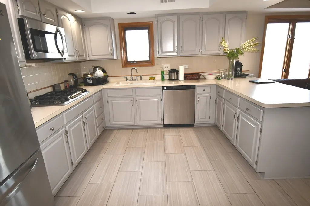 1S045 Spring Road Oakbrook Terrace IL 60181