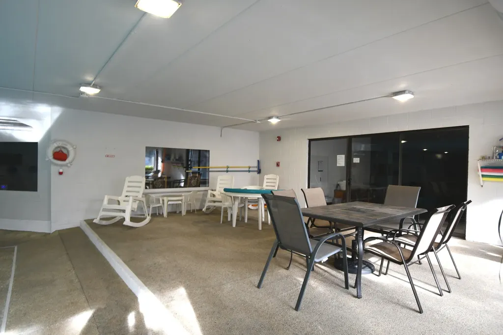 1S045 Spring Road Oakbrook Terrace IL 60181