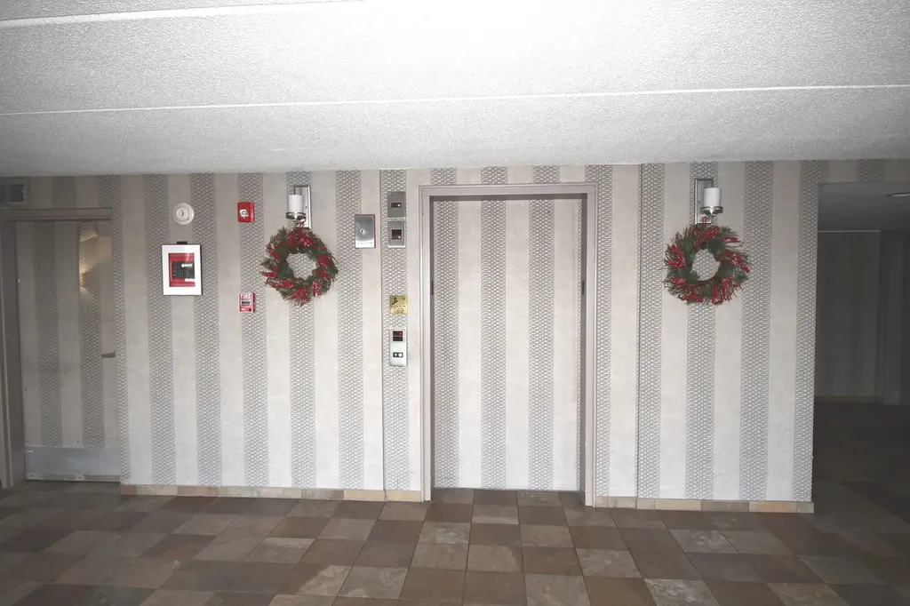 1S045 Spring Road Oakbrook Terrace IL 60181