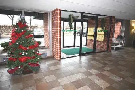 1S045 Spring Road Oakbrook Terrace IL 60181