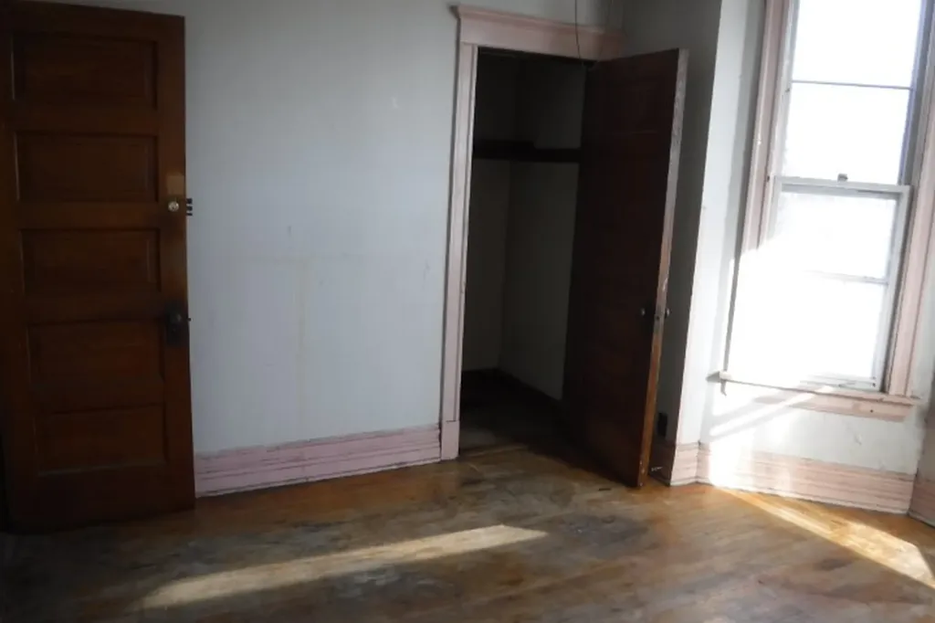 6625 South Woodlawn Avenue Chicago IL 60637