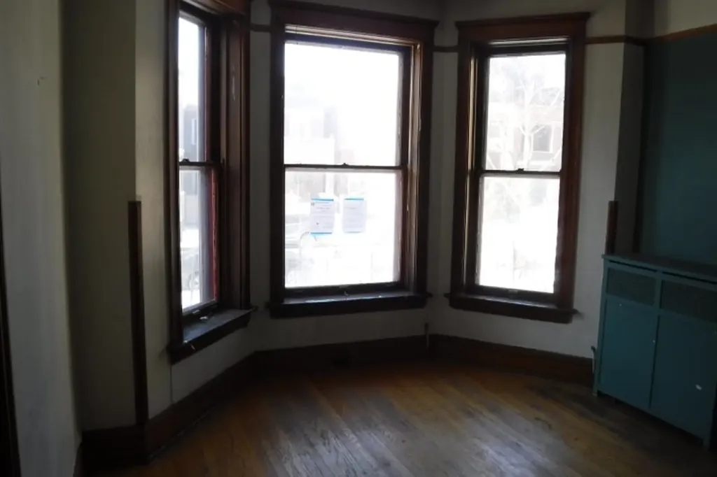 6625 South Woodlawn Avenue Chicago IL 60637