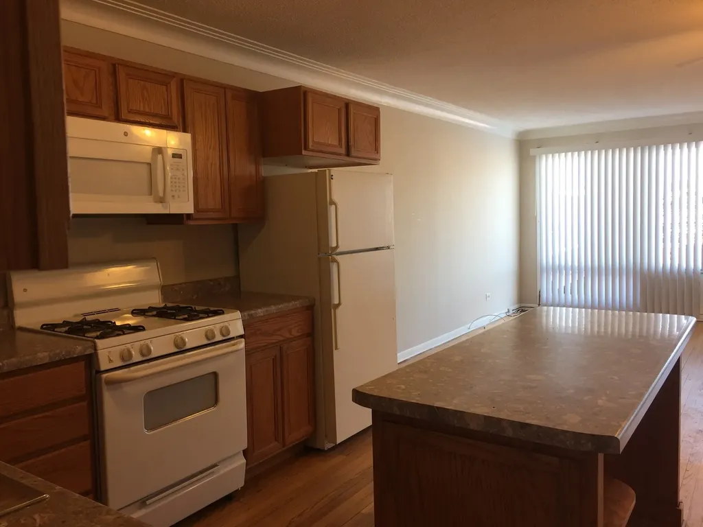 6037 West Belmont Avenue Chicago IL 60634
